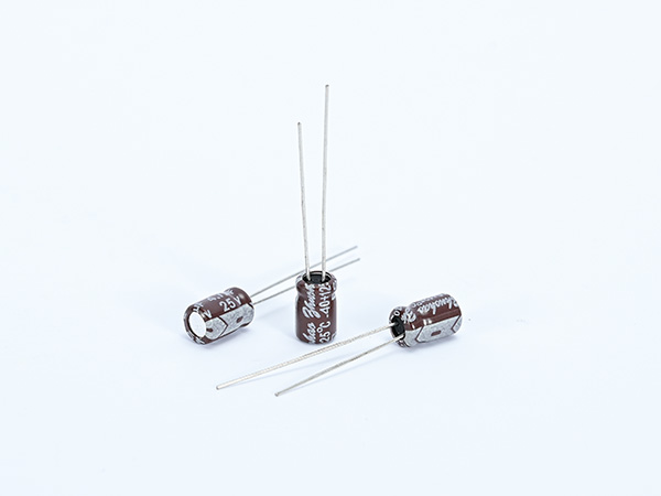 4.7UF25V  5*11 RS咖啡色
